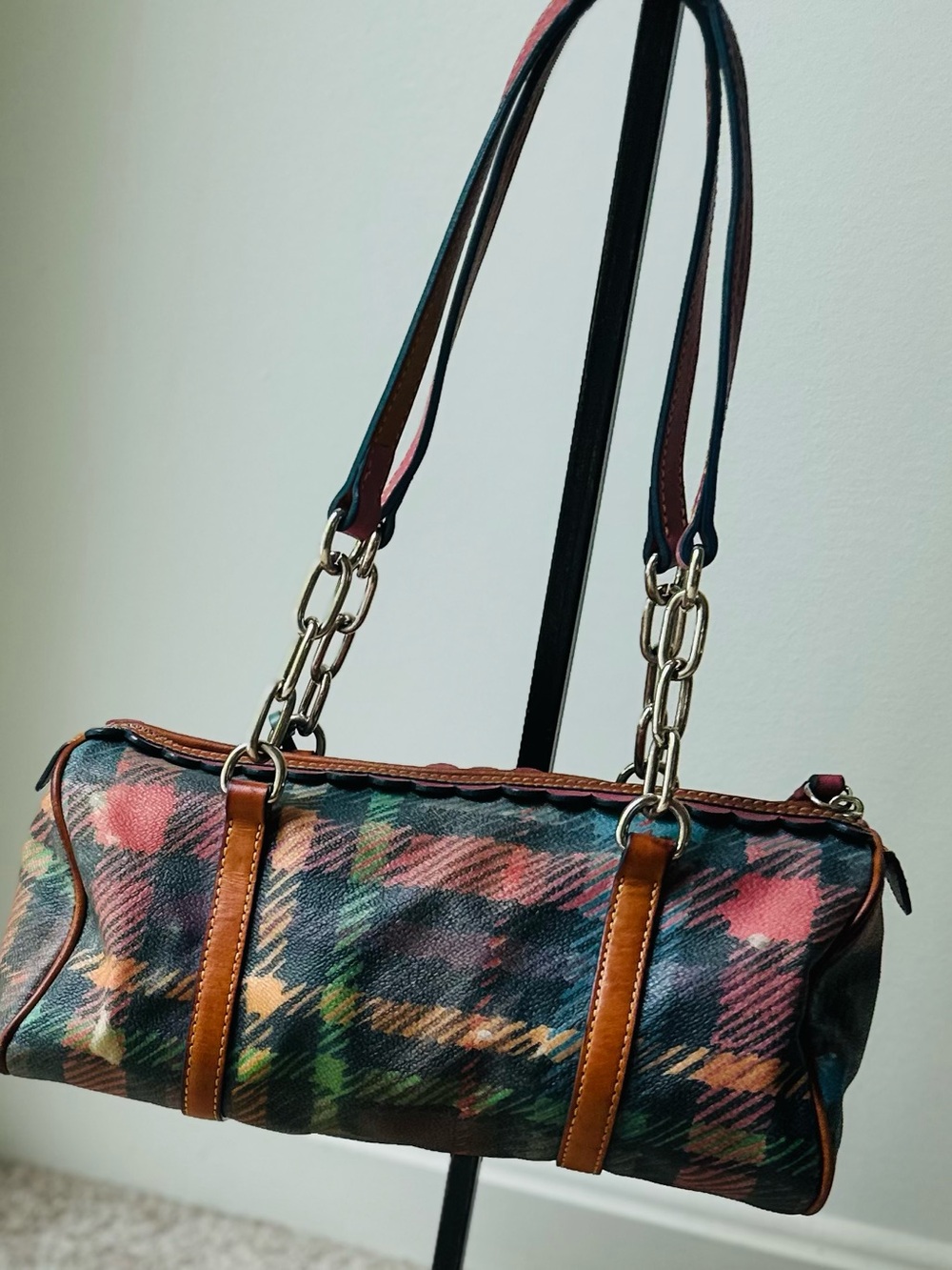Dooney & Bourke Y2K Rainbow 🌈 Tartan Barrel Shoulder Bag with Heart Charm - Picture 3 of 14